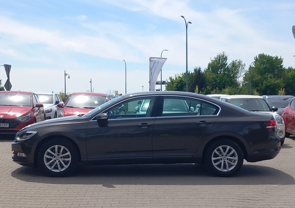 Volkswagen Passat cena 69900 przebieg: 135298, rok produkcji 2016 z Koniecpol małe 497